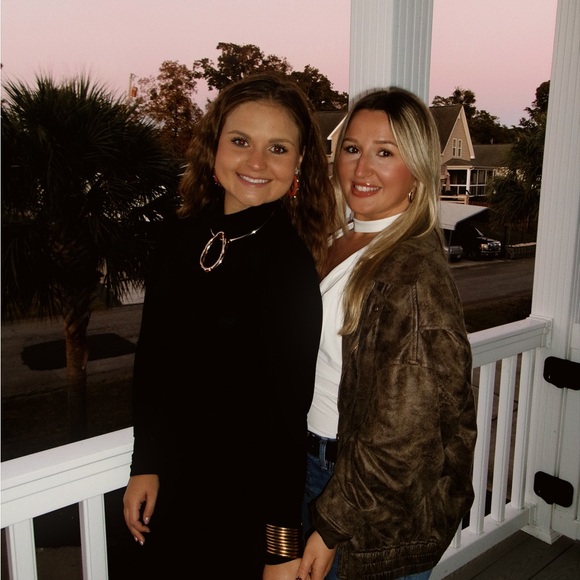 Meet your Posher, Sarah - Picture 3 of 6